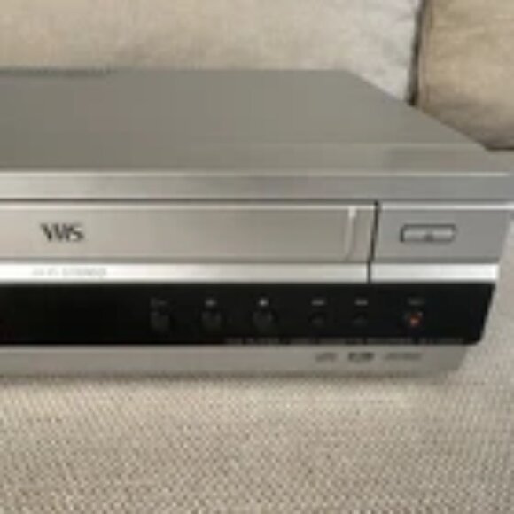 Sony SLV-D261P DVD VCR Player Combo Tape Recorder Tested Working No Remote - Picture 5 of 12